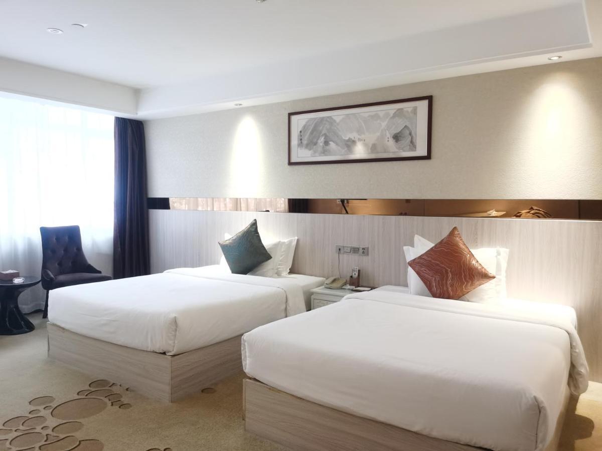Paco Hotel Tianhe Coach Terminal Metro Satation Guangzhou-Free Shuttle Bus For Canton Fair Екстериор снимка