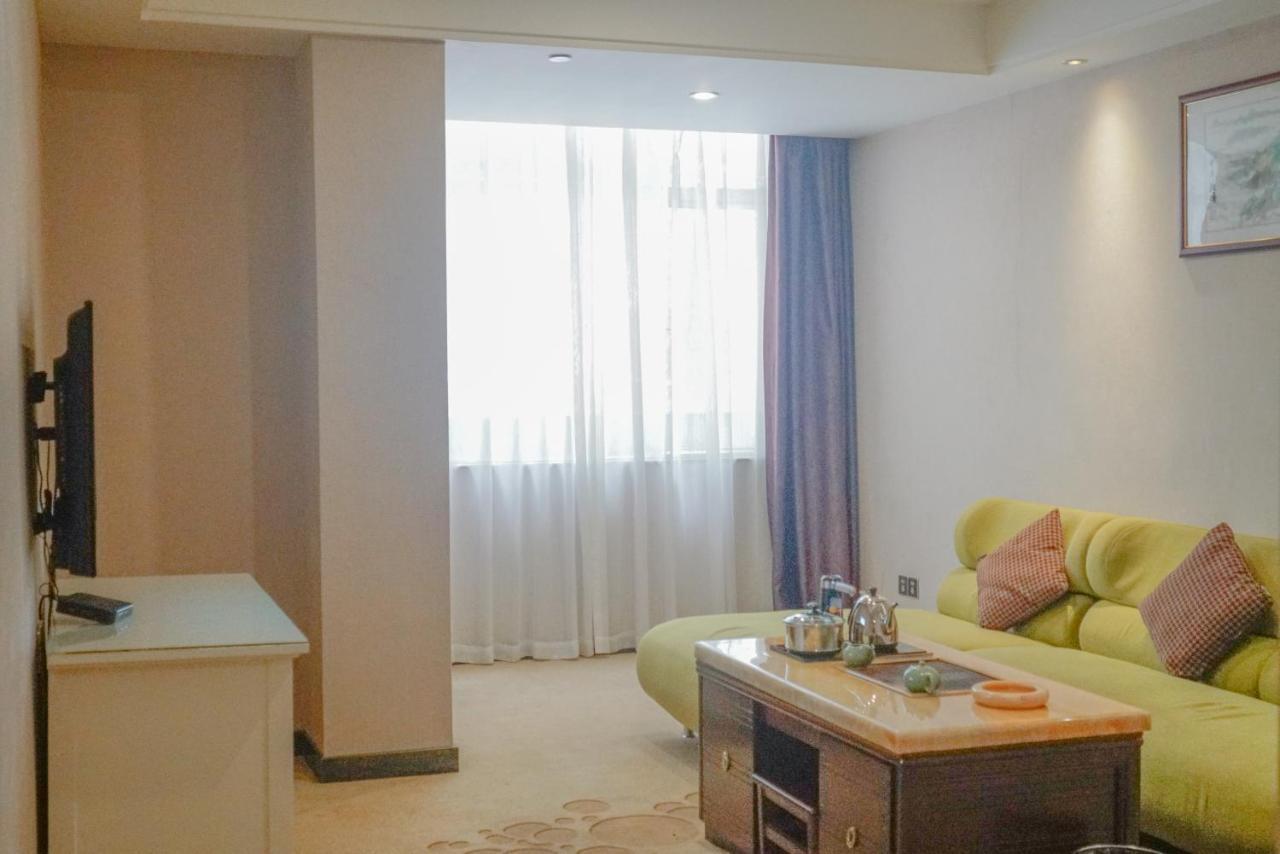 Paco Hotel Tianhe Coach Terminal Metro Satation Guangzhou-Free Shuttle Bus For Canton Fair Екстериор снимка