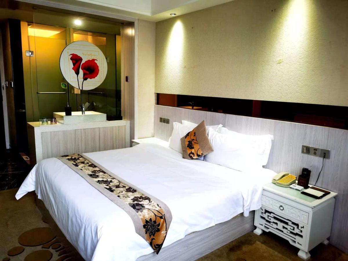 Paco Hotel Tianhe Coach Terminal Metro Satation Guangzhou-Free Shuttle Bus For Canton Fair Екстериор снимка