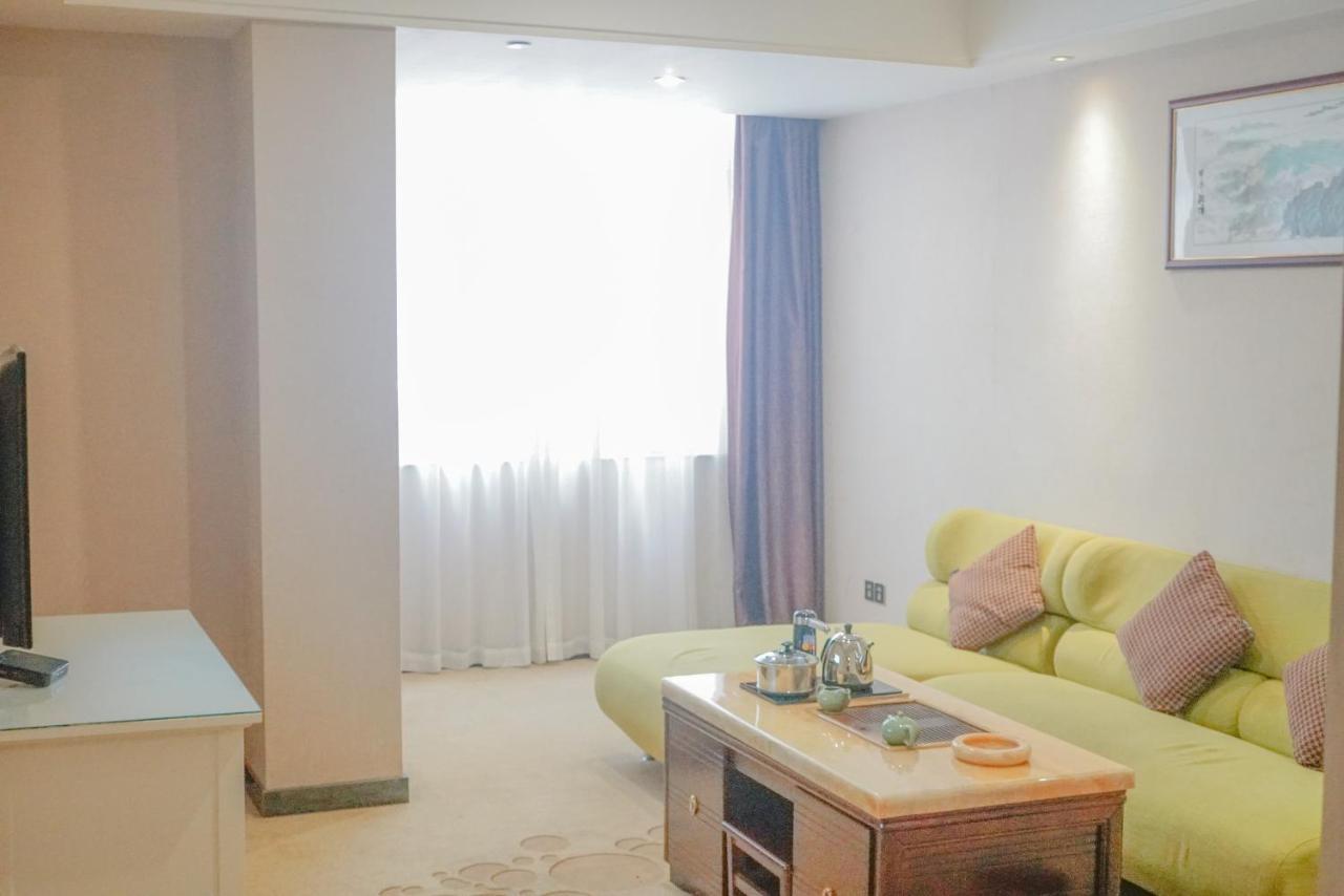 Paco Hotel Tianhe Coach Terminal Metro Satation Guangzhou-Free Shuttle Bus For Canton Fair Екстериор снимка