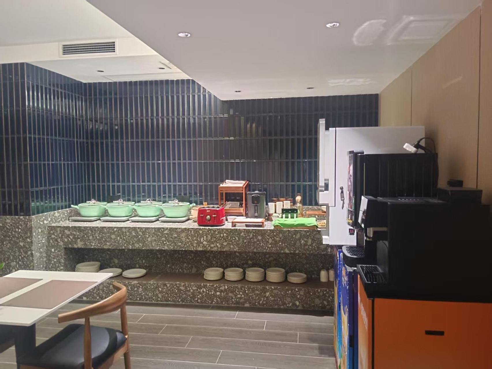 Paco Hotel Tianhe Coach Terminal Metro Satation Guangzhou-Free Shuttle Bus For Canton Fair Екстериор снимка